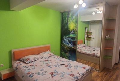 Apartament cu 2 camere decomandat în Apărătorii Patriei - 4