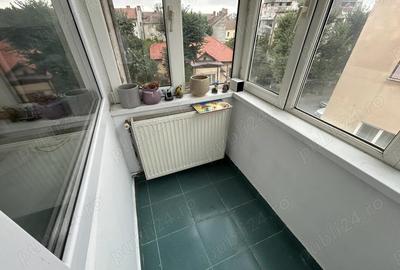 Vand apart.3 cam.ultracentr.,B-dul V.Milea,langa Tribunal,st.68 mp.bloc caramida,et.3 - 5