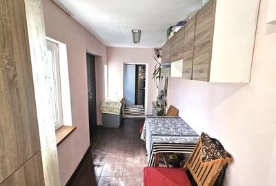 2 case la pret de una in Giulesti - lacul Morii/capatul tramvaiului 11 - 17