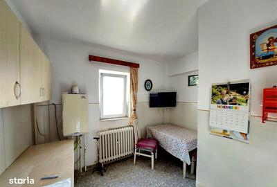 Apartament cu 3 camere decomandat în Piața - 9