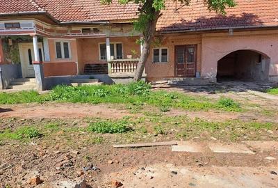 Casă cu 4 camere cu Teren 2000 Mp în Gura Văii - 5