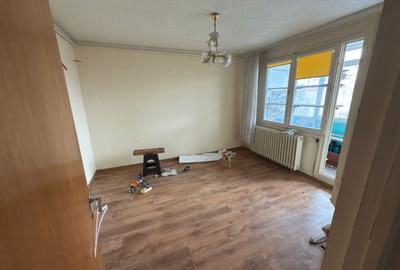 Apartament cu 4 camere decomandat în P-ța Reșița - 2