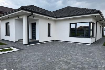 Casă cu 3 camere cu Teren 448 Mp în Cetate