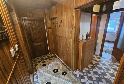 Apartament cu 3 camere decomandat, mobilat în Micro IV - 11