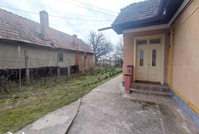 Casă cu 2 camere cu Teren 1400 Mp în Central - 10