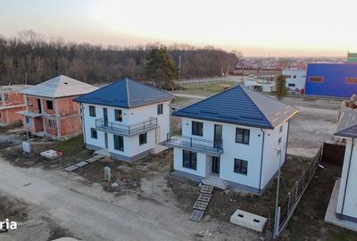 Casă cu 4 camere în Pasărea