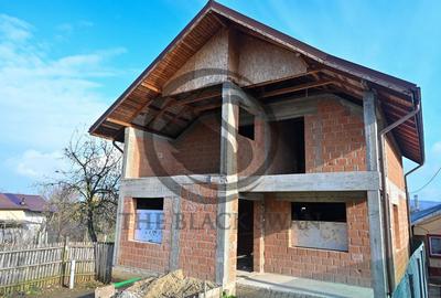 Casa la rosu de vanzare | Iordacheanu - Valea Cucului | Comision 0% - 2