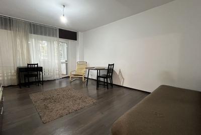 Garsoniera decomandata bloc 1986 Lujerului, Militari - 10