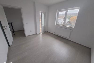 Casă cu 4 camere cu Teren 200 Mp în Bucium - 13