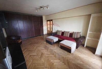 Apartament cu 2 camere de vanzare in zona 1 Mai - 21