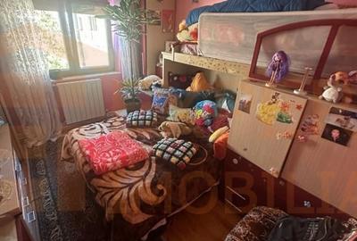 Apartament cu 4 camere decomandat, mobilat în Poarta 6 - 4