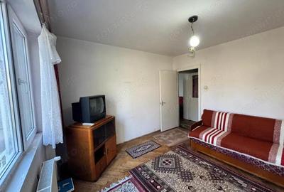 Apartament cu 3 camere semidecomandat în Central - 9