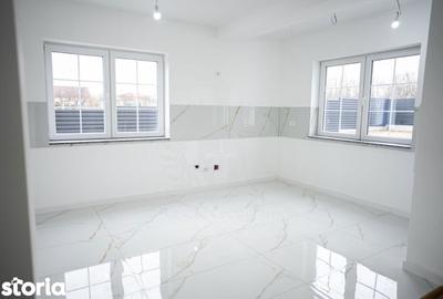 Casă cu 5 camere cu Teren 765 Mp în Păulești