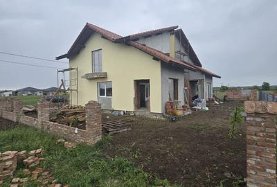 Duplex cu 4 camere cu Canalizare în Moșnița Nouă - 3