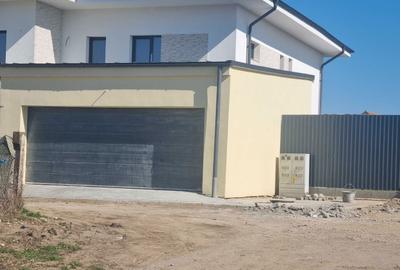 Casă cu 4 camere în Central - 2