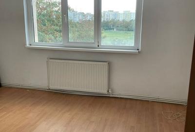 Apartament cu 2 camere semidecomandat în Micro 3 - 5