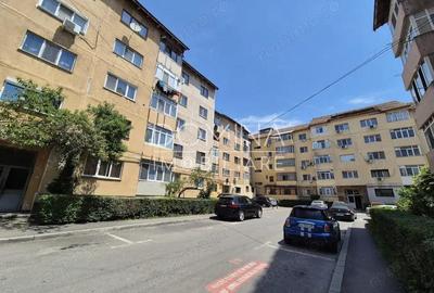 Vanzare apartament central *3 camere, situat in Targu Jiu, strada Cerna - 8