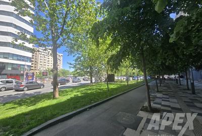 Apartament cu 2 camere semidecomandat, mobilat în Decebal