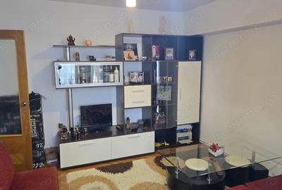 Apartament cu 3 camere decomandat în 22 Decembrie - 3