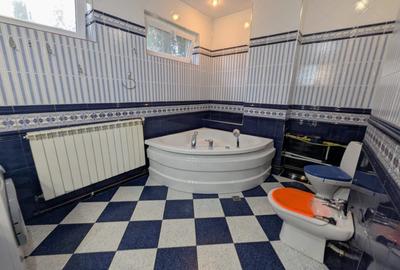 Vand apartament 3 camere in vila zona Centru Vechi Comision 0% - 10