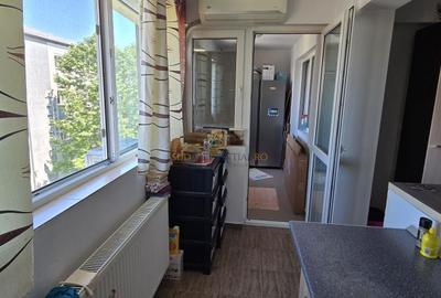 Apartament cu 2 camere semidecomandat, mobilat în Sud - 6