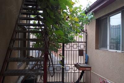 Casă cu 4 camere în Central - 4
