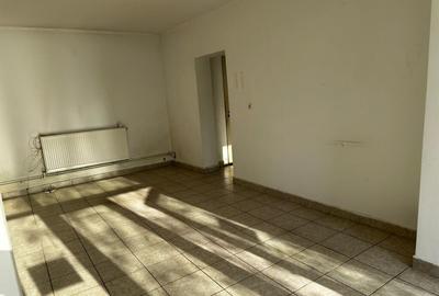 Inchiriez spatiu comercial Micro 4 - 5