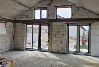 Casă cu 3 camere cu Teren 2712 Mp în Central - 4