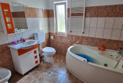 Casă cu 4 camere cu Teren 60 Mp în Central - 14