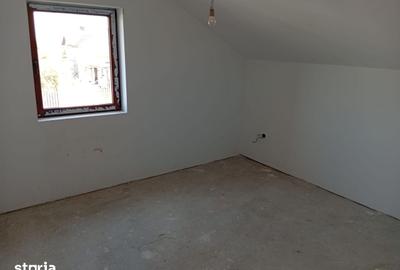Casă cu 4 camere cu Teren 468 Mp în Central - 3