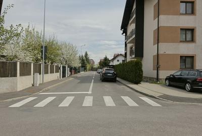 Garsonieră decomandată, mobilată în Tractorul - 1