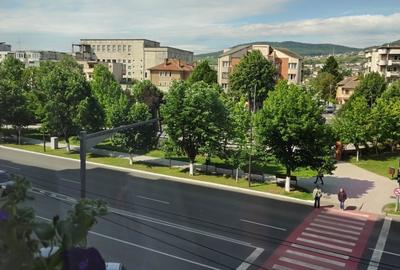 Apartament cu 3 camere semidecomandat în Ultracentral - 3
