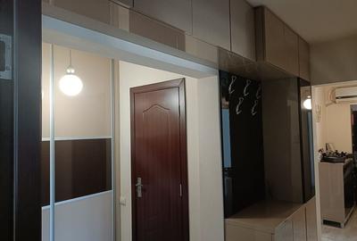 APARTAMENT 3 CAMERE DECOMANDAT CONFORT 0 ZONA POARTA 6 - 5