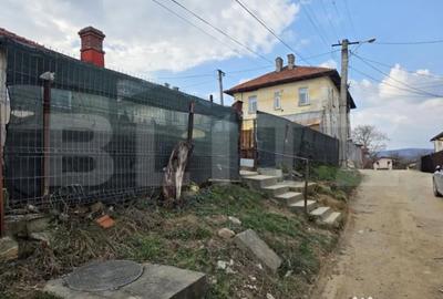 Casă cu 2 camere cu Teren 366 Mp în Central - 12