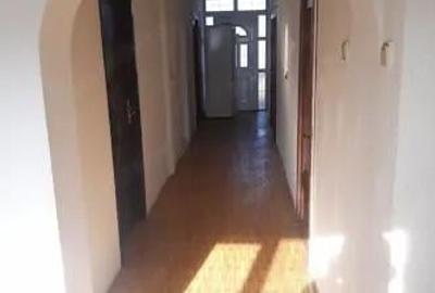 Casă cu 6 camere în Central - 2