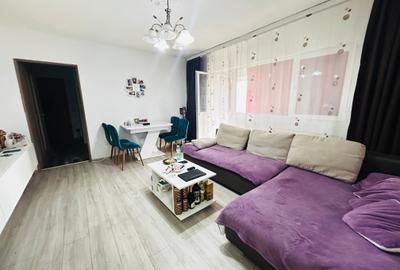 Apartament cu 3 camere semidecomandat în Lacul Tei