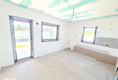Casă cu 3 camere cu Teren 500 Mp în Letea Veche - 2