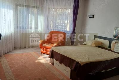 Casă cu 5 camere cu Teren 470 Mp în Blejoi - 1