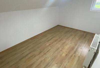 Apartament cu 3 camere semidecomandat în Dâmbovița - 1