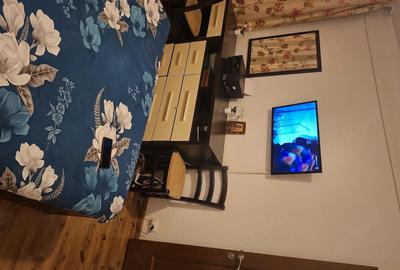 Apartament cu 3 camere decomandat în 9 Mai - 7