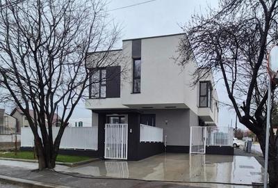 Duplex cu 4 camere cu Canalizare în Palazu Mare - 1