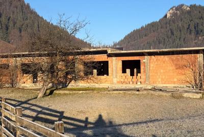 Spațiu comercial, în Moieciu - 2