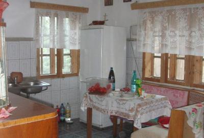 Casa 4 camere de inchiriat sat Tiganesti comuna Munteni - 1