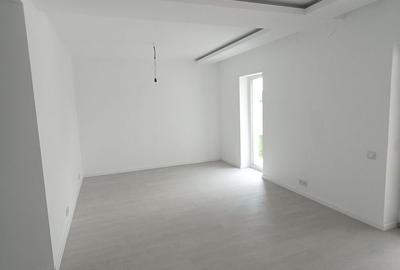 Duplex cu 4 camere cu Canalizare în Cetate - 2