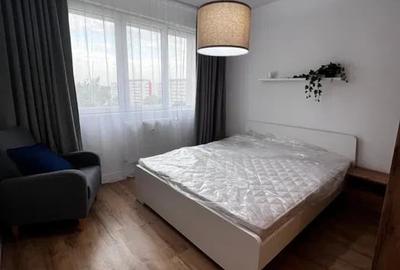 Apartament cu 2 camere semidecomandat, mobilat în 1 Mai