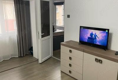 Garsonieră decomandată în Petros - 4