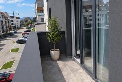 Apartament cu 2 camere decomandat în Tractorul - 8