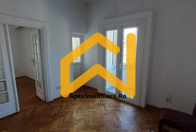 Apartament cu 2 camere semidecomandat, mobilat în Romană