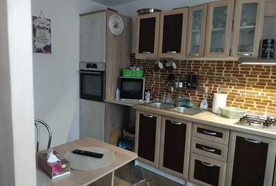 Vand casa la curte - 7