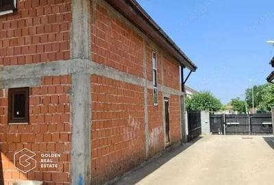 Casă cu 5 camere cu Teren 422 Mp în Sânmihaiu Român - 4